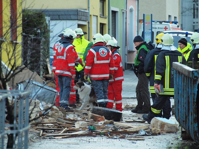 Hausexplosion Bruehl bei Koeln Pingsdorferstr P591.JPG